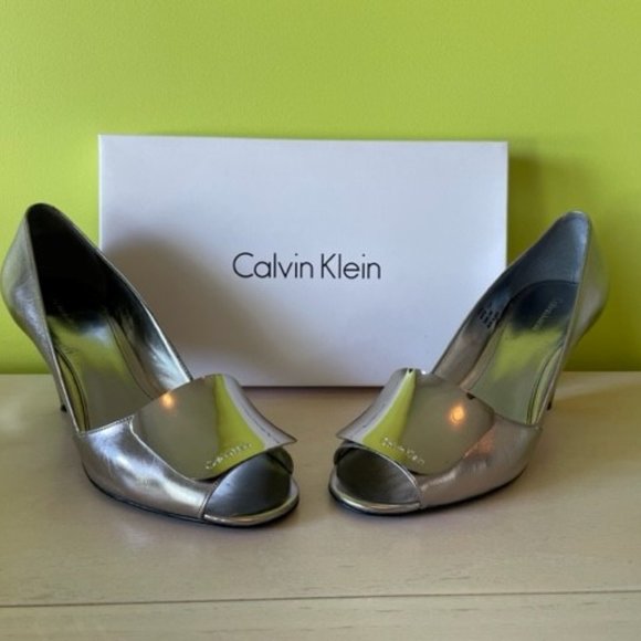 Calvin Klein Silver Heels - Size 8.5 - Picture 2 of 7